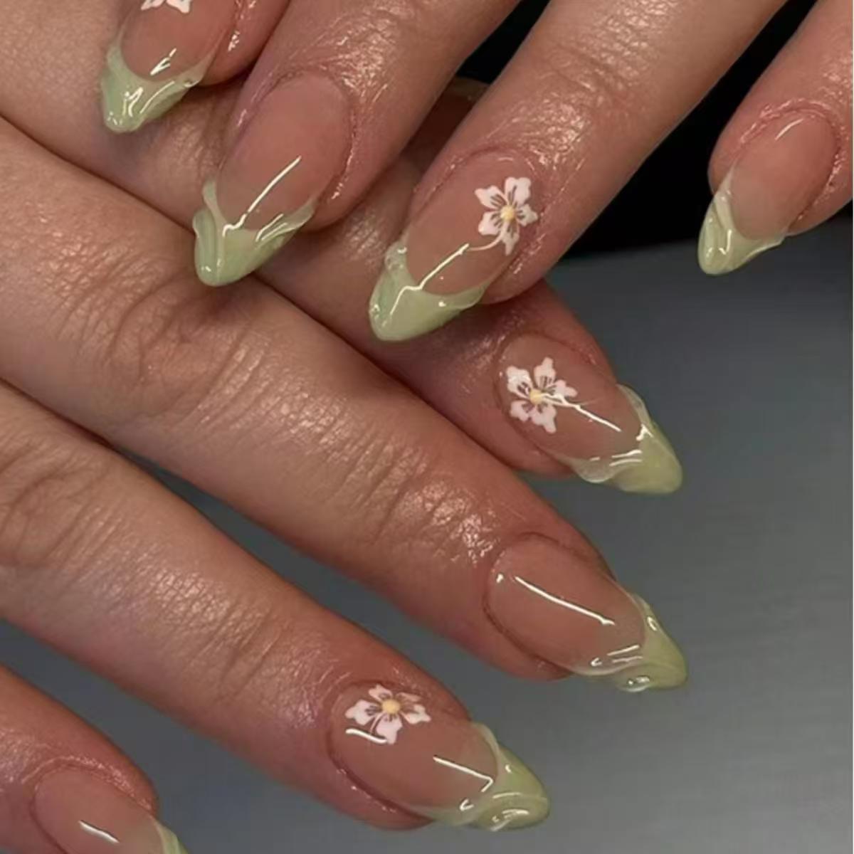Nail Art Flower - 24 Stück einfache grüne französische künstliche