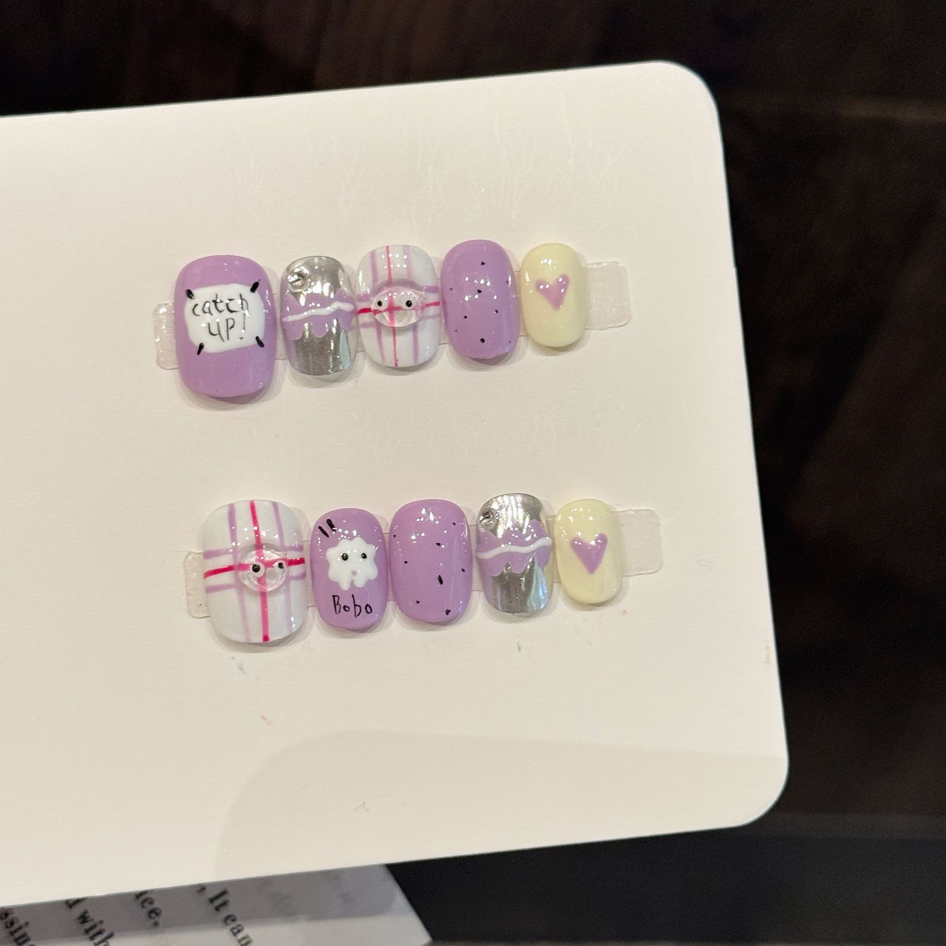 Nail Art Love - 10 Stück handgefertigte, gepresste, kurze, runde